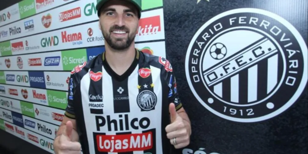 Atleta foi apresentado pelo clube nesta quinta-feira (5)