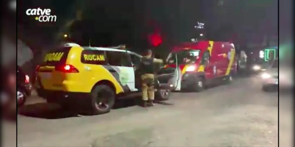 Cerca de 13 pessoas participaram das agressões registradas na madrugada deste domingo (8)