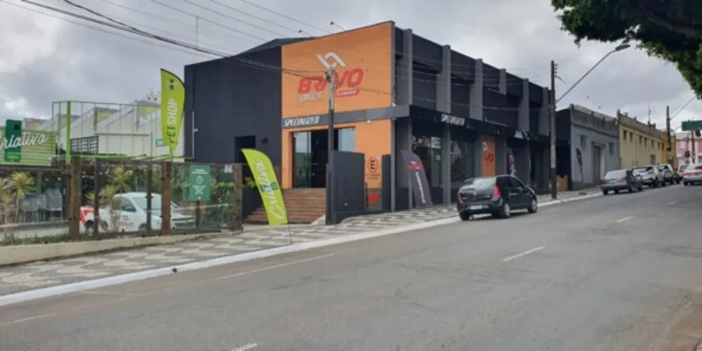 A Bravo Bikes está localizada na Travessa Santa Cruz, 86, ao lado da Criativa Agropet