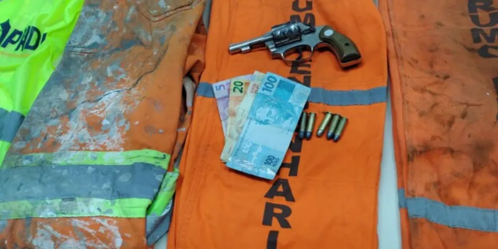 Imagem ilustrativa da imagem Suspeitos de roubos em PG são detidos com arma em Uvaranas