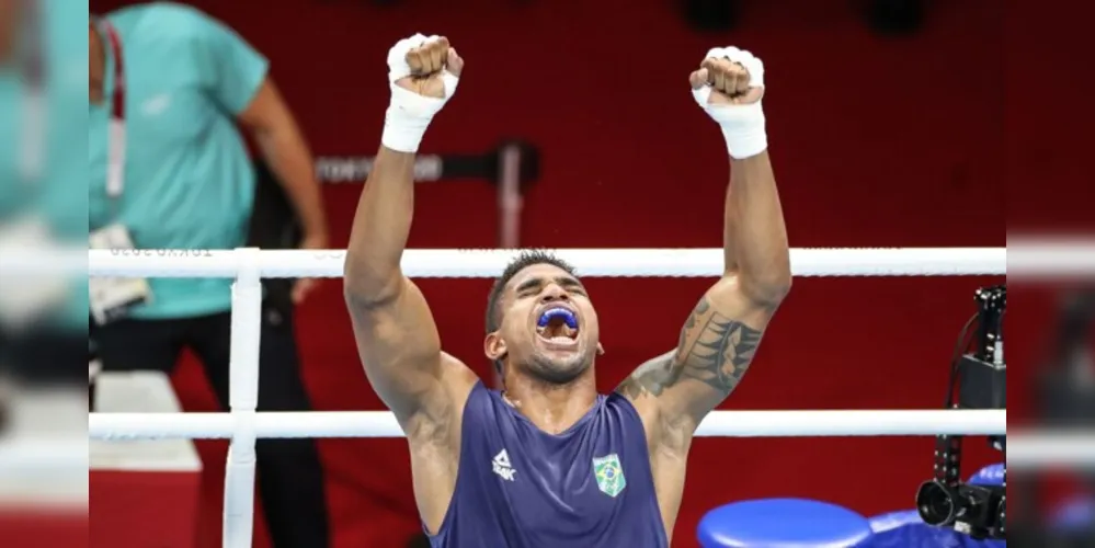 Com a classificação, o boxeador já garante pelo menos o terceiro lugar