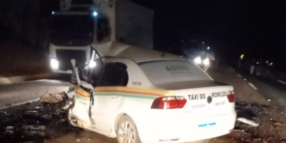 Batida registrada na Região Metropolitana de Curitiba envolveu dois carros