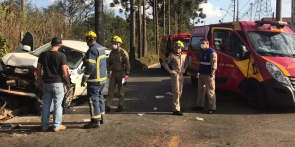 Um helicóptero do Batalhão de Polícia Militar de Operações Aéreas (BPMOA) foi deslocado para atender as vítimas