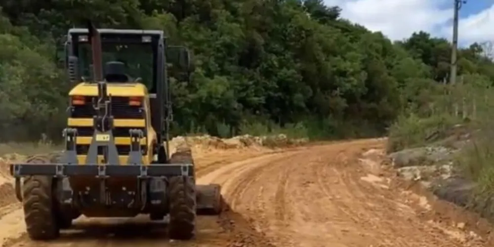 Imagem ilustrativa da imagem Estrada do Alagados recebe manutenção ainda em julho