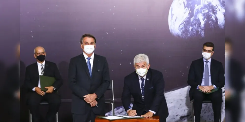 Acordo planeja enviar a primeira mulher à Lua em 2024