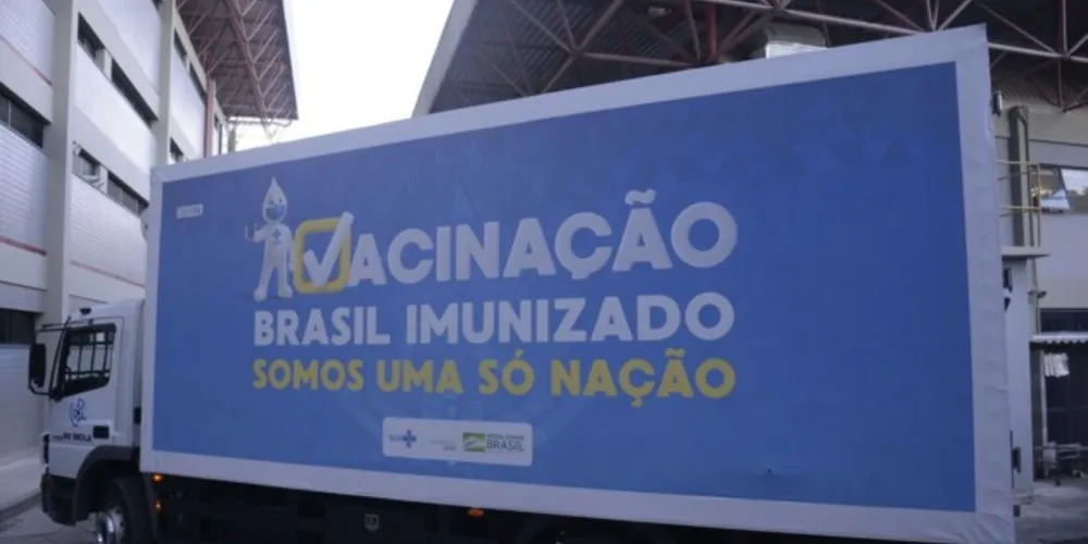 Soma foi atingida com a liberação de mais 3,3 milhões de doses do imunizante Oxford/AstraZeneca