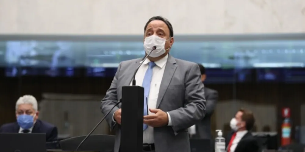 Hussein Bakri é deputado estadual, líder do Governo e presidente da Comissão de Educação da Assembleia