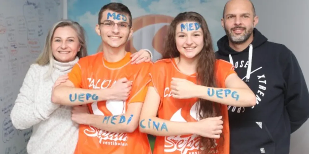 Os irmãos que proporcionaram alegria à família Beltrame são Danilo, 18 anos, e Mayara, 19