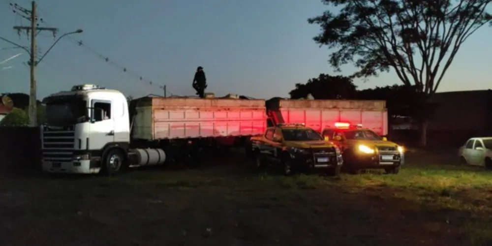 Segundo a investigação, a droga estava sendo transportada para o Porto de Santos, em São Paulo