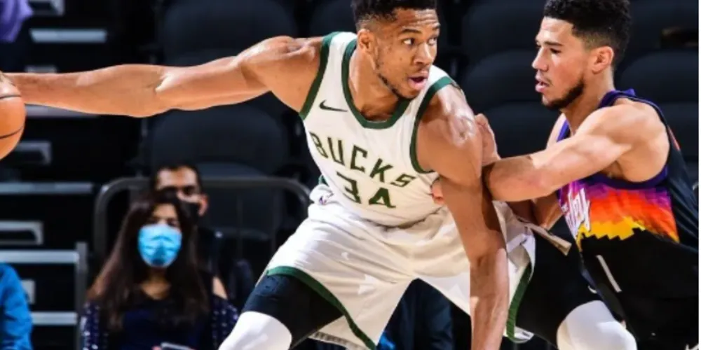 Antetokounmpo cresce e Booker deixa a desejar. Quais serão os próximos desfechos da série? Quarto jogo acontece hoje (14), às 22h