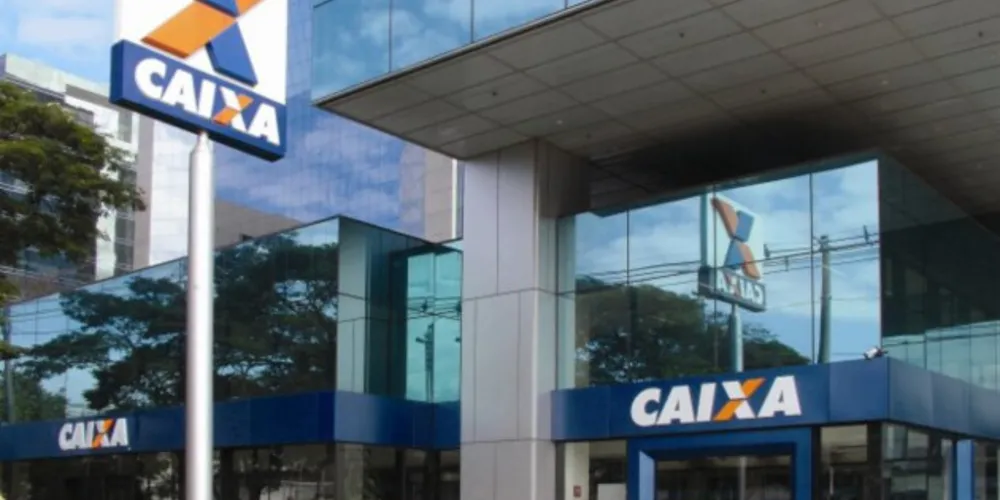 A contratação de 10 mil novos colaboradores, entre empregados e terceirizados, é para fortalecer a rede de atendimento do banco