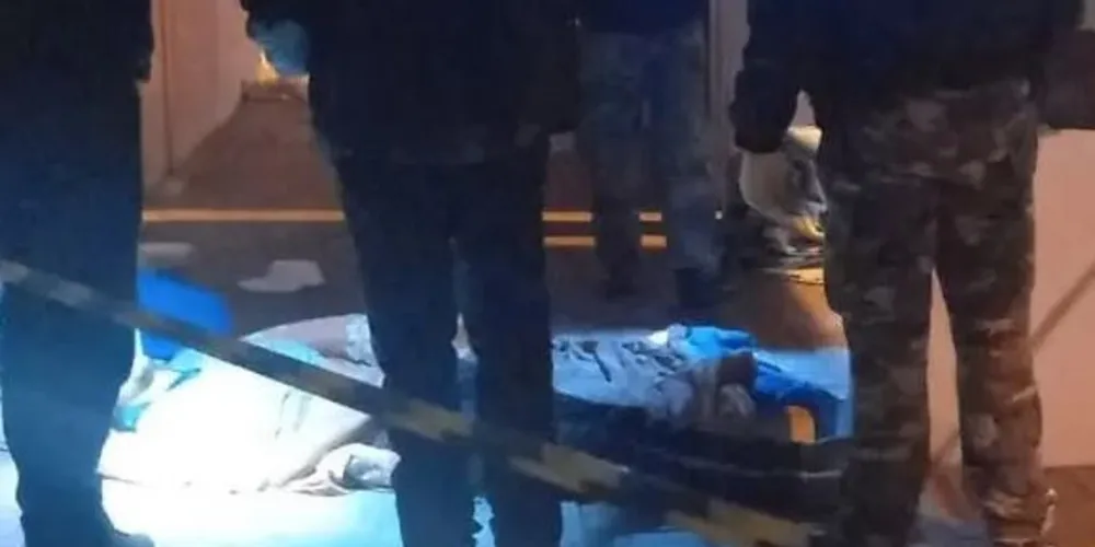 Crime teria acontecido cerca de 50 metros do local onde o corpo foi encontrado