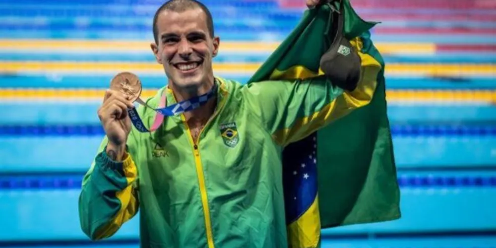 Nadador superou a depressão e desistiu da aposentadoria para chegar a Tóquio e subir ao pódio