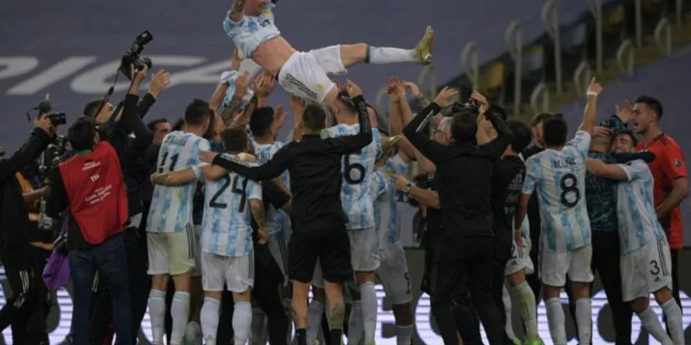 Seleção brasileira perde decisão em pleno Maracanã e vê argentinos quebrarem jejum de 28 anos