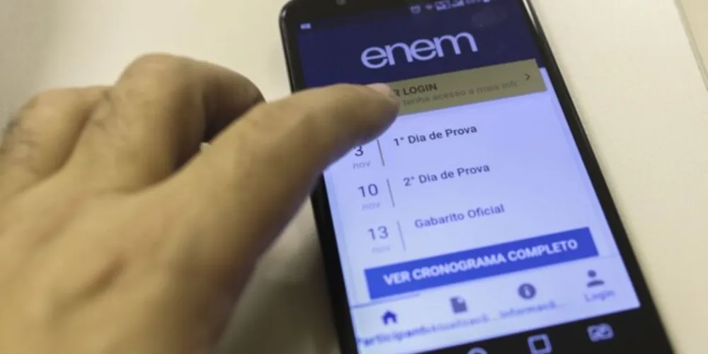 A taxa de inscrição é de R$ 85 e o pagamento deve ser feito por aqueles que não estão isentos, por meio de Guia de Recolhimento da União