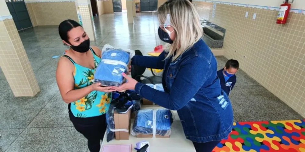 Imagem ilustrativa da imagem PG entrega uniformes e investimento supera R$ 3 mi