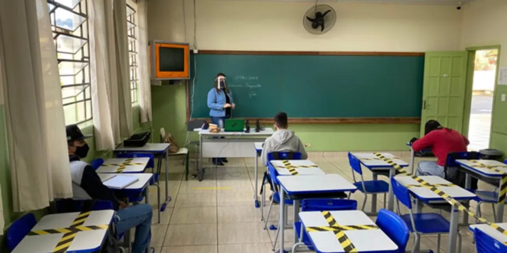 Outras 629 escolas seguem abertas, seguindo o protocolo de biossegurança.