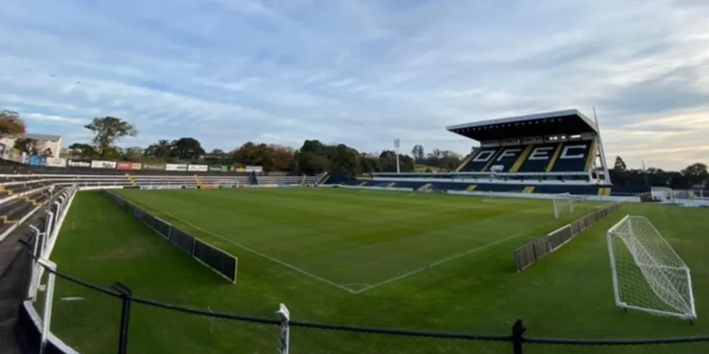 Estádio Germano Krüger, em Vila Oficinas, é a casa do Fantasma