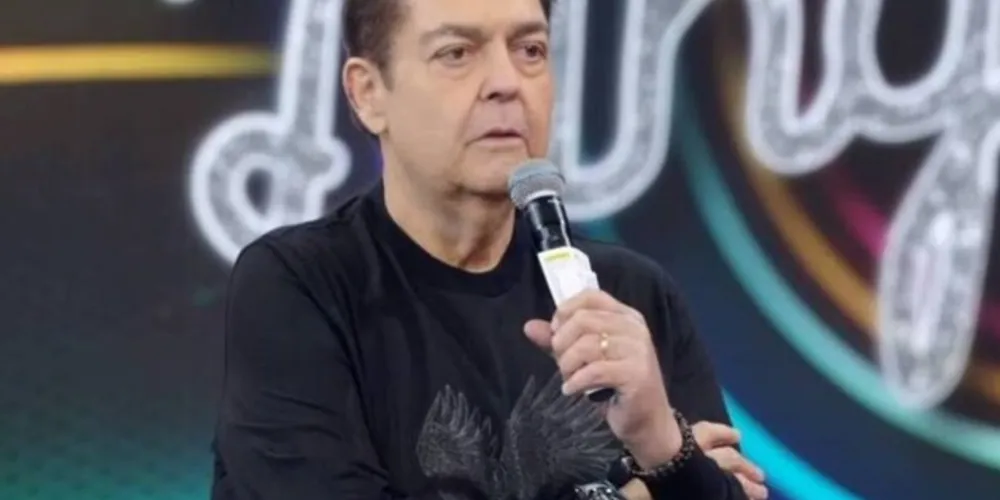 Apresentador não irá comandar o 'Domingão'. Atração terá o comando de Tiago Leifert neste domingo