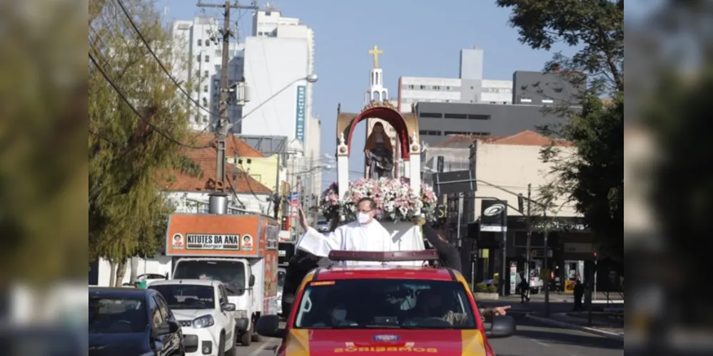 Festa de Sant’Ana teve um brilho especial este ano. Dom Sergio lembrou a mensagem do Papa: sonho, memória e oração
