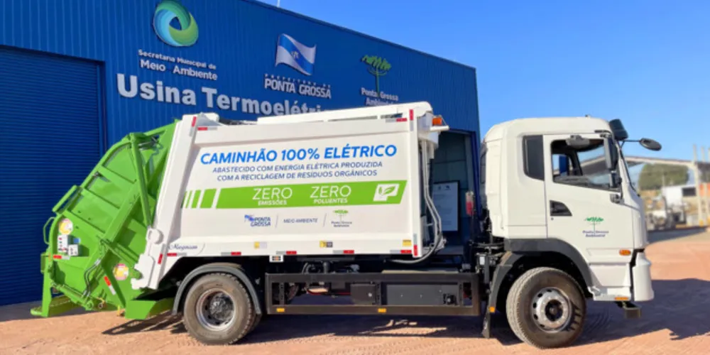 Aditivo prorrogou os efeitos do contrato de concessão de serviço público sem prévia licitação