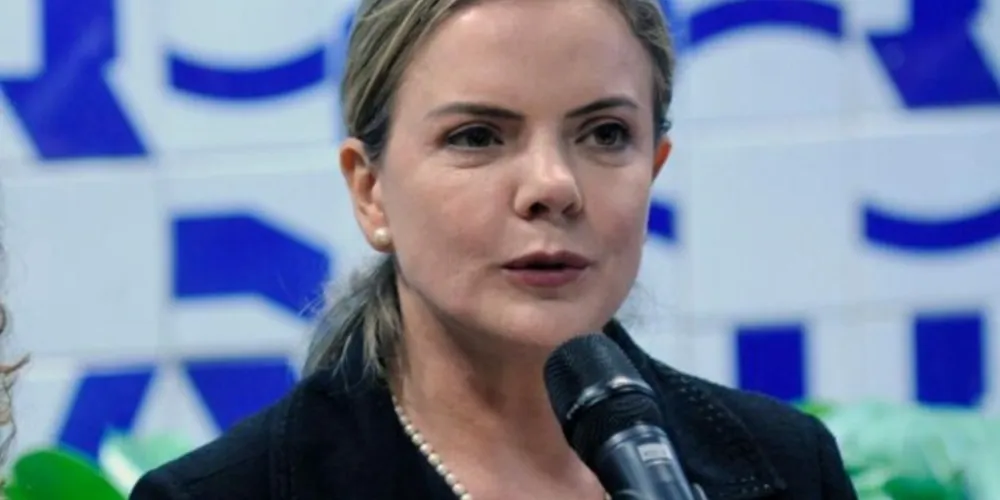 Gleisi Hoffmann aparece como 'morta' em cadastro do SUS e com apelido de 'Bolsonaro'