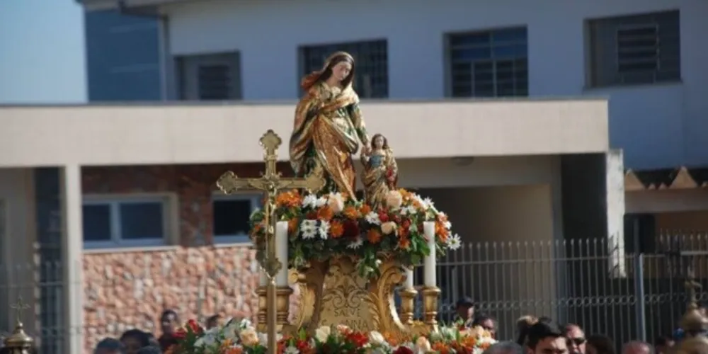 Veneração à santa une Castro e Ponta Grossa