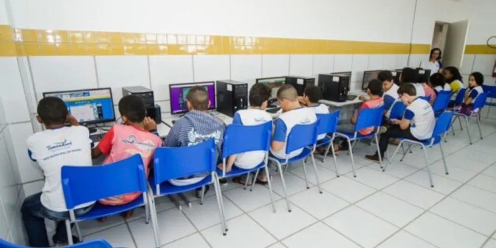 Ministério da Educação elaborará regulamento para adesão das escolas.