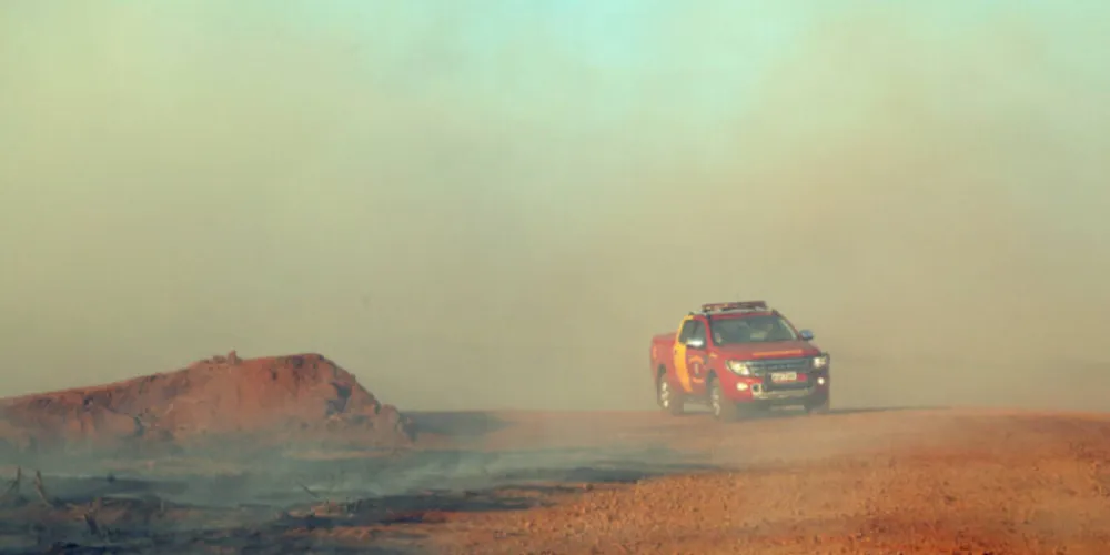 O risco de incêndio florestal é alto em todas as regiões do Estado, agravado pela estiagem severa que atinge o Paraná e se agrava durante o inverno – os casos subiram 125% em julho