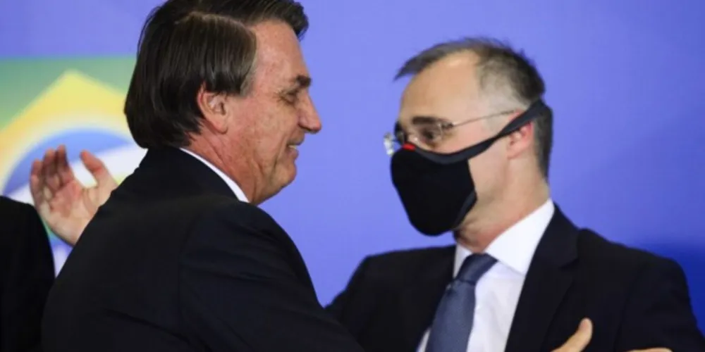 Imagem ilustrativa da imagem Bolsonaro indica André Mendonça ao STF