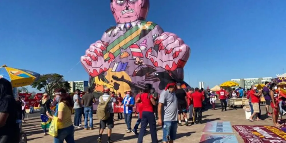 Manifestantes foram às ruas neste sábado em diversas cidades do país
