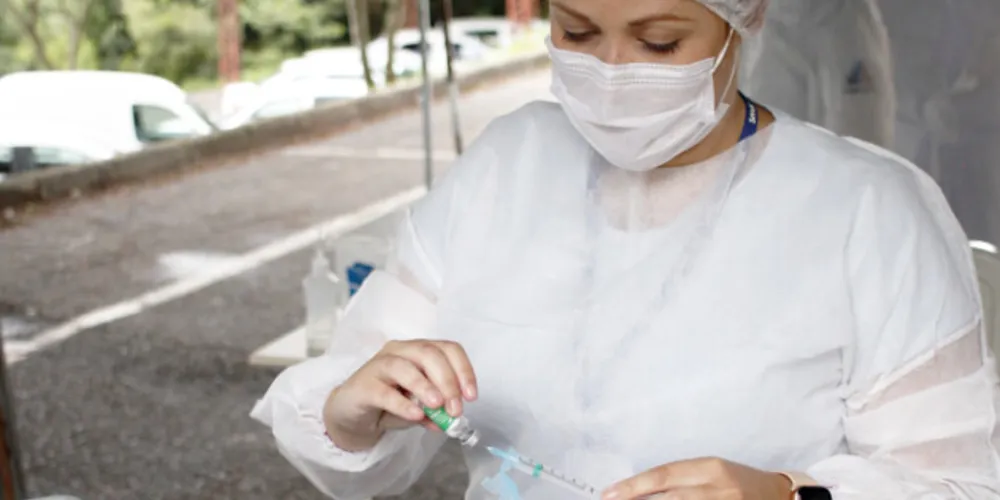 Prefeitura também informou que terça, quarta e quinta da próxima semana será voltado a aplicação de segunda dose da AstraZeneca