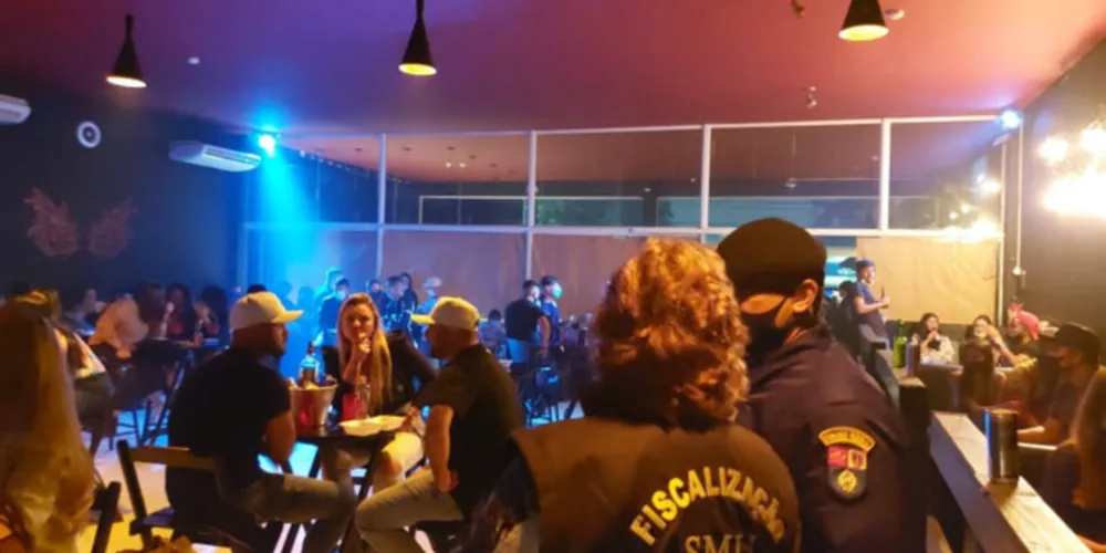 Agentes encerraram evento com cerca de 100 pessoas em Curitiba
