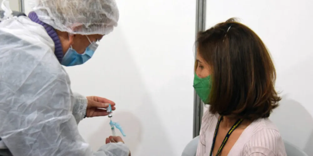 Imagem ilustrativa da imagem Paraná já aplicou 5,5 milhões de doses contra a covid