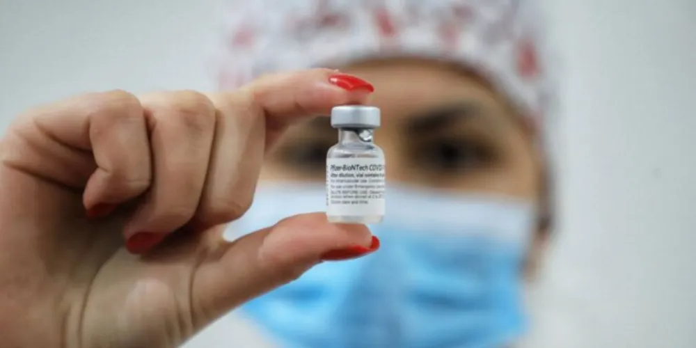 Cerca de 66,5% da população adulta recebeu ao menos uma dose do imunizante