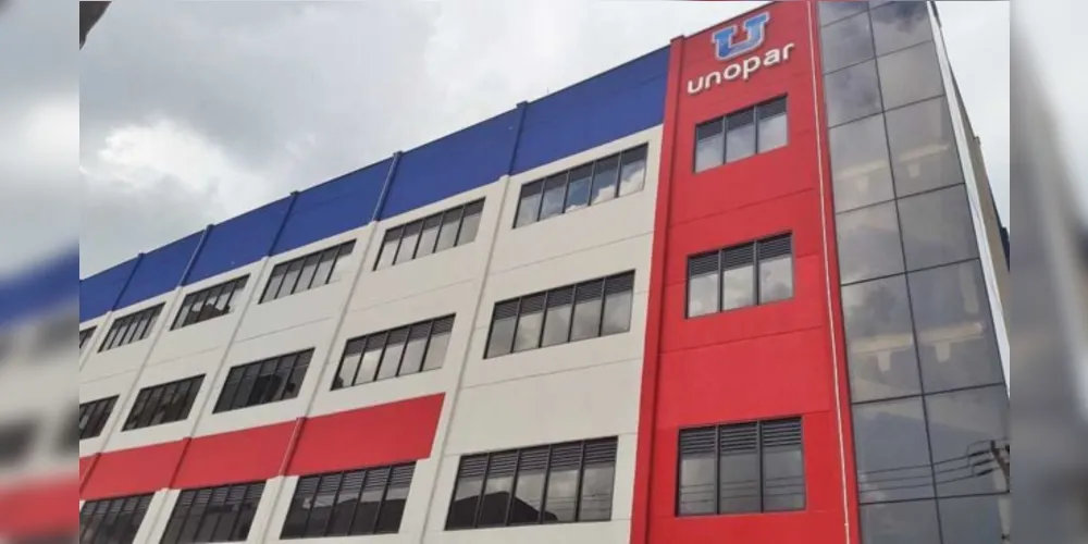 Feirão de bolsas de estudos promovido pela Universidade Unopar Ponta Grossa