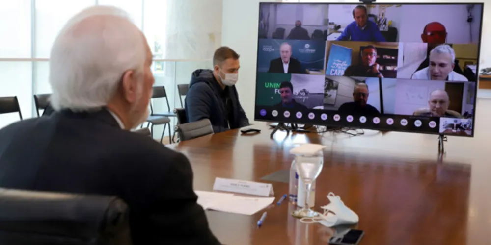 O governador em exercício Darci Piana destacou iniciativas do Estado para colaborar com o planejamento do sistema cooperado, que visa alcançar faturamento de R$ 200 bilhões nos próximos cinco anos