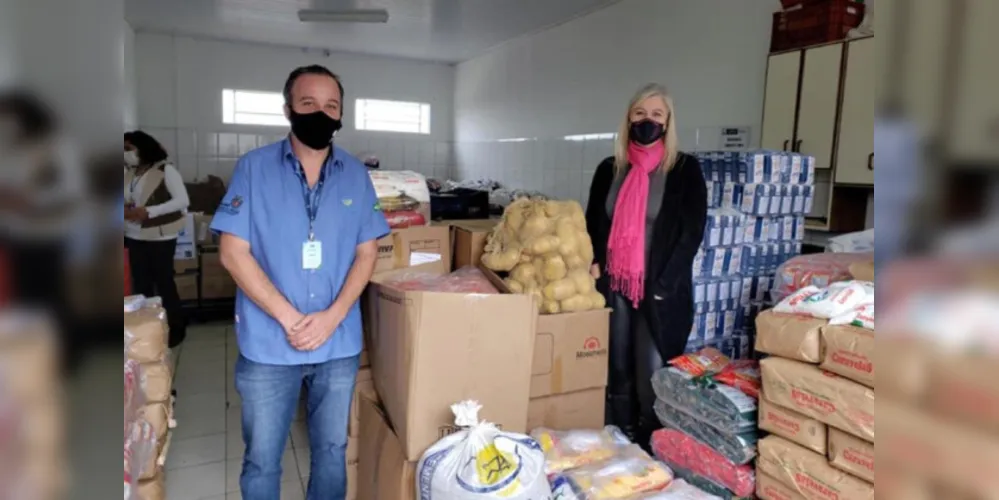 Nesta sexta-feira (11), famílias de Ponta Grossa começaram a receber os alimentos que foram doados na ação de distribuição de mudas nativas frutíferas promovida pelo Escritório Regional do Instituto Água e Terra (IAT) de Ponta Grossa