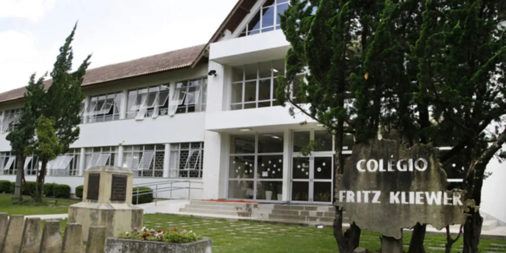 Hanna Kirsch, da 3 ª série do Ensino Médio do Colégio Estadual do Campo Fritz Kliewer, foi a vencedora da etapa nacional do Jugend debattiert, concurso de debates na Língua Alemã