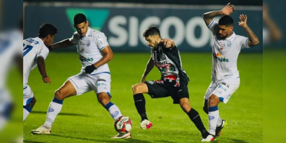 O OFEC teve maior posse de bola, mas não conseguiu reverter isso em vitória