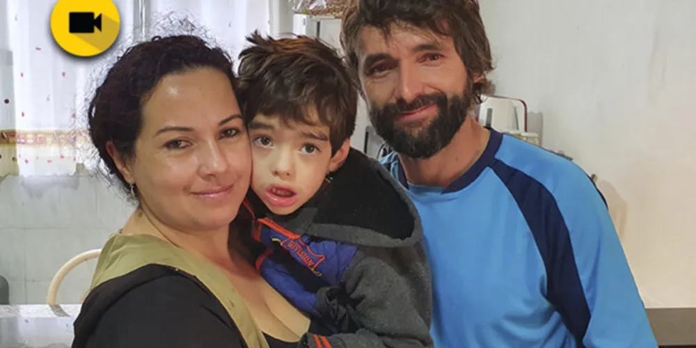 O tratamento é caro e a família promove diversas ações para arrecadar o valor.