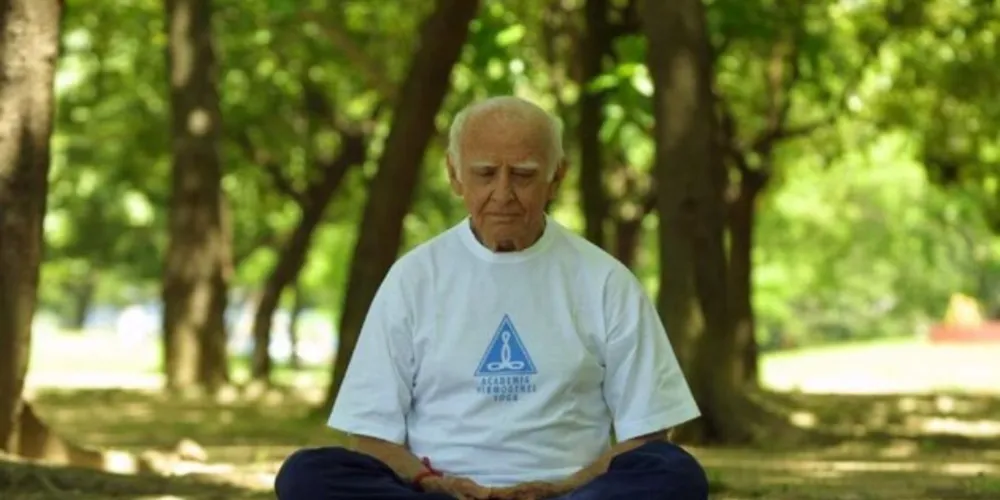 Outra vantagem é que o yoga contribui para a melhora do sistema imunológico