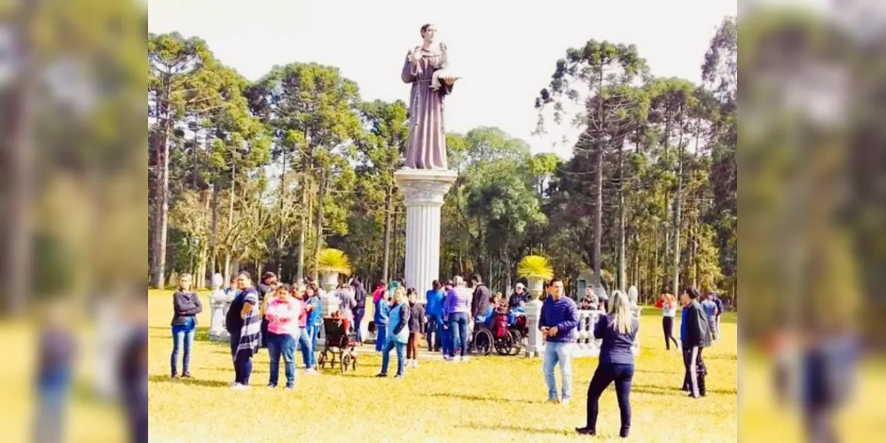Coluna Na Trilha da Fé (14/08): Duas devotas e um santuário.