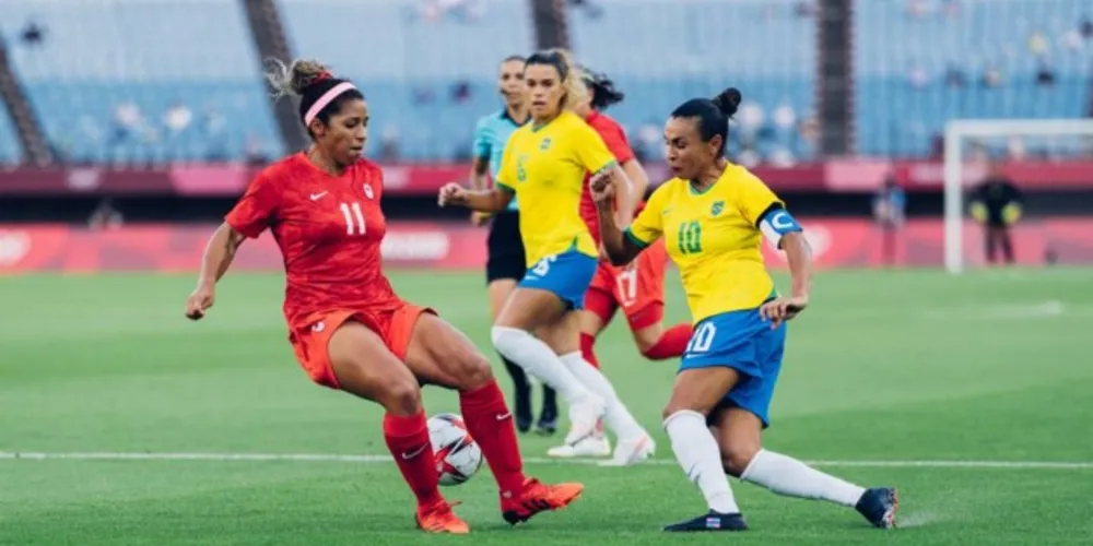 Após empate de 0 a 0 no tempo normal e na prorrogação, o Canadá venceu por 4 a 3