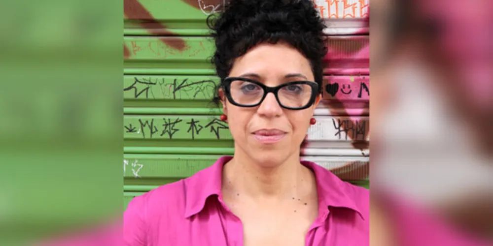 Sueli Araújo é encenadora e dramaturga e uma das fundadoras da CiaSenhas de Teatro