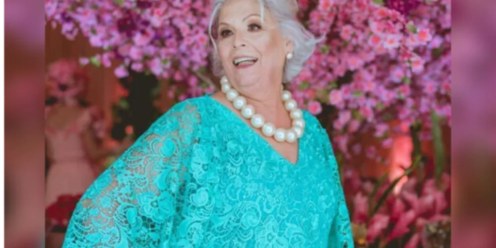 BRINDE À VIDA - Ana Claudia Justus será muito cumprimentada pela passagem de seu aniversário neste sábado (23). Mãe dedicada de Frederico e avó amorosa dos pequenos Nicolas e Rafael, Ana brinda seu aniversário recebendo o carinho de todos que a rodeiam. Da coluna RC os desejos de infinitas bênçãos pela sua vida.