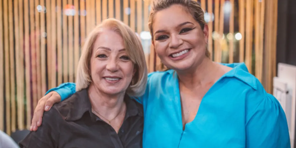 Elisa Prestes de Almeida e sua filha Suelen Prestes de Almeida Domareski