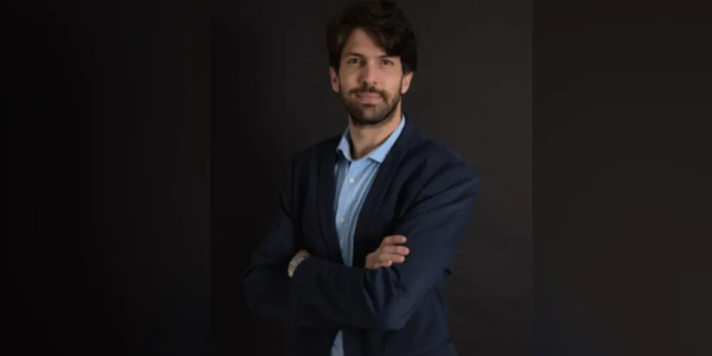 TROCA DE IDADE - O visionário empresário José Francisco de Freitas receberá as felicitações pela passagem de seu aniversário no próximo sábado (30). Chico como é conhecido, é um dos sócios do Ramada Encore Ponta Grossa, trazendo um conceito moderno e arrojado para o setor hoteleiro da região. Da coluna RC os votos de realizações.