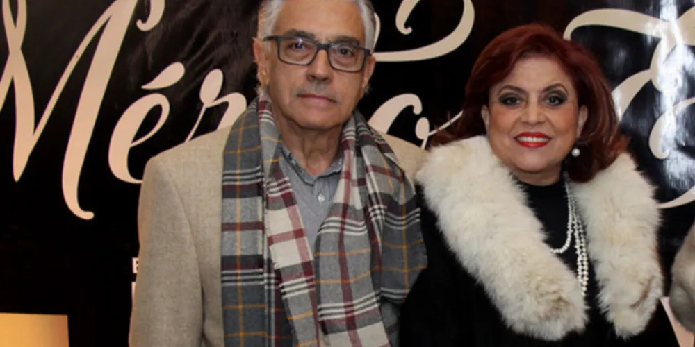 FELICITAÇÕES - O renomado médico Jorge Irapuan Ferreira da Cunha receberá as felicitações pela passagem de seu aniversário na próxima sexta - feira (10). No registro especial Jorge Irapuan e sua esposa Iclea Saliba Cunha. Da coluna RC os votos de prosperidade e alegrias. 