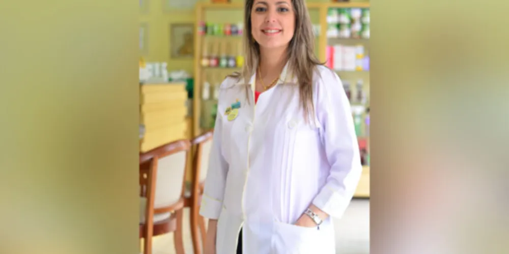 EFICÁCIA 19 ANOS - Setembro é um mês especial, mês de celebrar os 19 anos da Eficácia Brasil, referência em manipulação na região dos Campos Gerais. Sob o comanda da farmacêutica Juliana Ribeiro, a Eficácia Brasil sempre trouxe na sua caminhada o DNA do conhecimento e da inovação, priorizando o bem estar de seus clientes. A Eficácia prepara inúmeras promoções para o mês de setembro. Comentaremos!